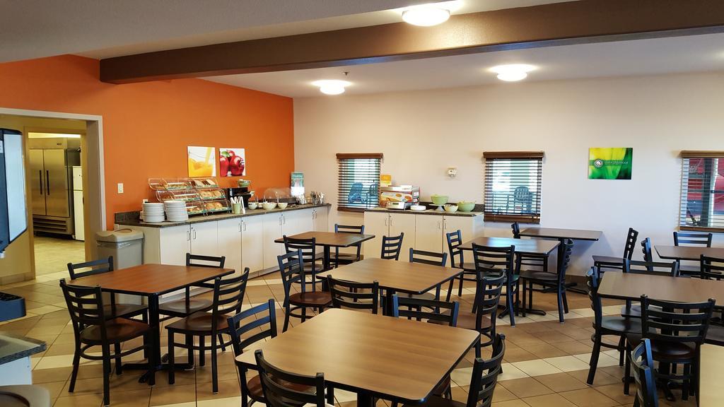 Quality Inn Airport Dieppe Moncton Exterior foto